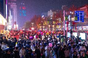 People Gather To Welcome The New Year in Jinan