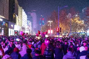 People Gather To Welcome The New Year in Jinan