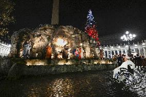 Francis Visits The Nativity Scene - Vatican