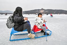 CHINA-BEIJING-SUMMER PALACE-WINTER FUN (CN)