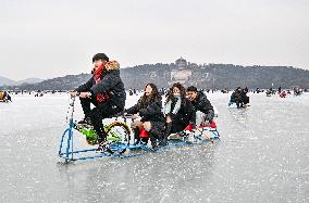 CHINA-BEIJING-SUMMER PALACE-WINTER FUN (CN)