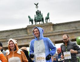 GERMANY-BERLIN-NEW YEAR-RUN