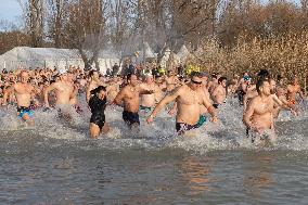 HUNGARY-SZIGLIGET-NEW YEAR SPLASH