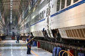 CHINA-INNER MONGOLIA-HOHHOT-BULLET TRAIN-MAINTENANCE (CN)