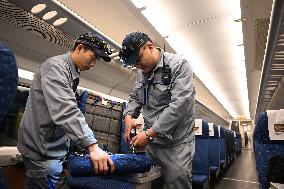 CHINA-INNER MONGOLIA-HOHHOT-BULLET TRAIN-MAINTENANCE (CN)