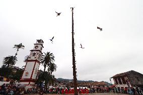 Dance Of The Voladores Of Cuetzalan - Mexico