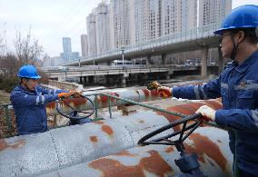 CHINA-NEW YEAR-WORKERS(CN)