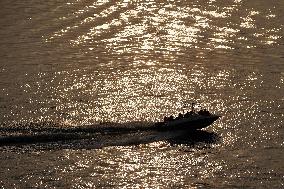 Tourists On The Anasagar Lake - Ajmer