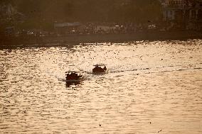 Tourists On The Anasagar Lake - Ajmer