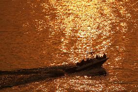 Tourists On The Anasagar Lake - Ajmer