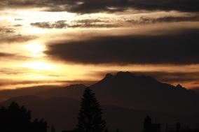 Popocatepetl Volcano At Dawn - Mexico