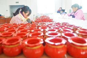 A Handicrafts Company in Anqing