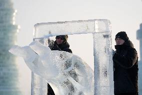 CHINA-HEILONGJIANG-HARBIN-ICE SCULPTURE COMPETITION (CN)