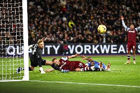 West Ham United v Brighton & Hove Albion - Premier League