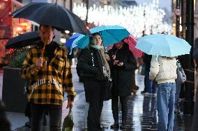 BRITAIN-LONDON-RAIN