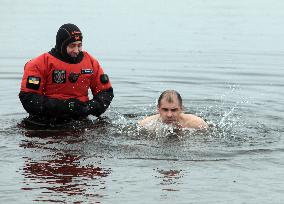 Rescuers remind Kyiv residents of water safety rules on Epiphany