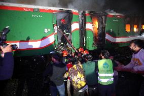 Four Dead And Many Injured After A Train Fire - Bangladesh