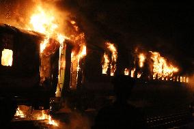 Four Dead And Many Injured After A Train Fire - Bangladesh