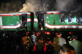 Four Dead And Many Injured After A Train Fire - Bangladesh