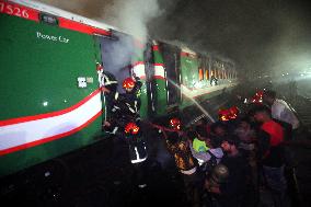 Four Dead And Many Injured After A Train Fire - Bangladesh