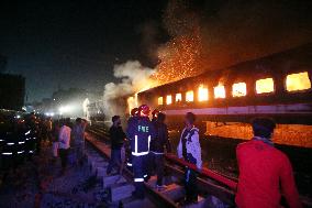 Four Dead And Many Injured After A Train Fire - Bangladesh