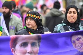 Demonstration in tribute to the Kurds murdered in Paris