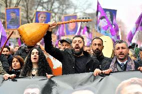 Demonstration in tribute to the Kurds murdered in Paris