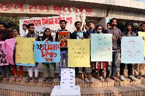 Dhaka University Students Protest As It Boycotts Jan. 7 Election