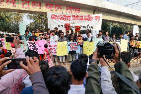 Dhaka University Students Protest As It Boycotts Jan. 7 Election