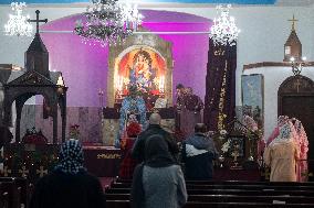 Iranian-Armenians Observed Christmas Mass Prayer Ceremony