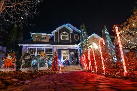 Christmas Season Decorations In Edmonton