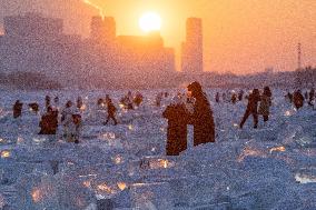 CHINA-HEILONGJIANG-HARBIN-ICE AMUSEMENT-TOURISM (CN)