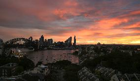 AUSTRALIA-SYDNEY-SYDNEY HARBOR BRIDGE-NIGHT VIEW