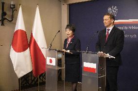 Japan FM Press Conference Warsaw