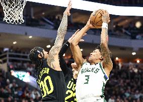 (SP)U.S.-MILWAUKEE-BASKETBALL-NBA-JAZZ VS BUCKS