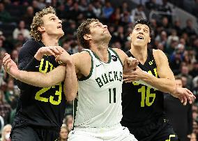 (SP)U.S.-MILWAUKEE-BASKETBALL-NBA-JAZZ VS BUCKS