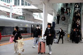 China Railway Implements New Train Operation Charts