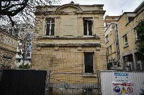 Demolition Of The Pavillon Des Sources Suspended - Paris