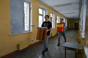 Post-shelling repairs continue at Oriiana lyceum in Lviv