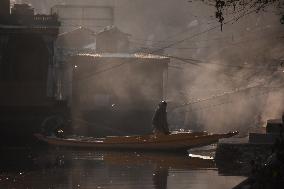 Daily Life In Kashmir