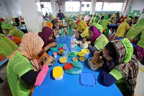 Worker Having Food In A Garments Factory - Dhaka