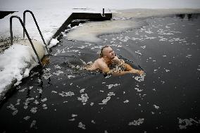 Ice swimming