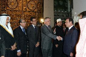 Francois Hollande Inaugurates Hajj Exhibition At Institut Du Monde Arabe - Paris