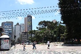 Movement of people in the Center of Curitiba PR