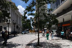 Movement of people in the Center of Curitiba PR