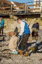 Volunteers Clean Pellets On Panxon Beach - Spain