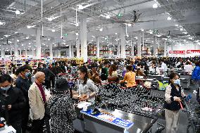 CHINA-GUANGDONG-SHENZHEN-COSTCO-NEW STORE (CN)