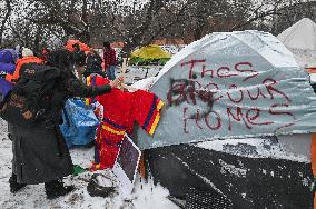 Edmonton's Homeless Residents Stand Firm In Downtown Eviction Standoff