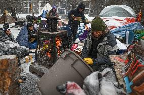 Edmonton's Homeless Residents Stand Firm In Downtown Eviction Standoff