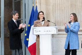 Handover Ceremony At Ministry Of Education - Paris